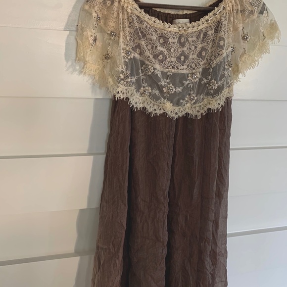 (EUC) Off Shoulder Lace Shift Dress 🤎 - Picture 3 of 6